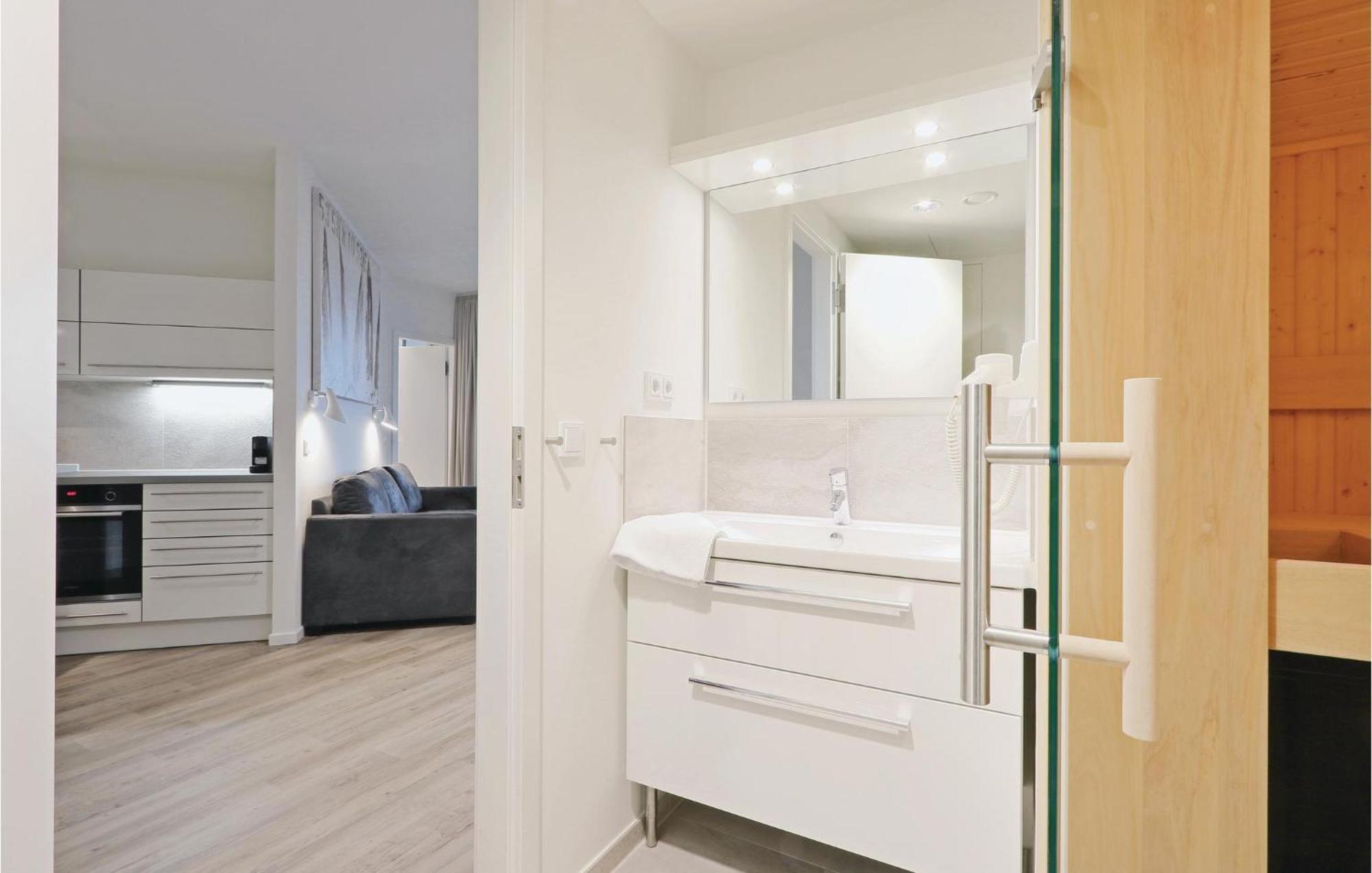 Stunning Apartment In Luebeck Travemuende With Wifi Lübeck Exterior foto